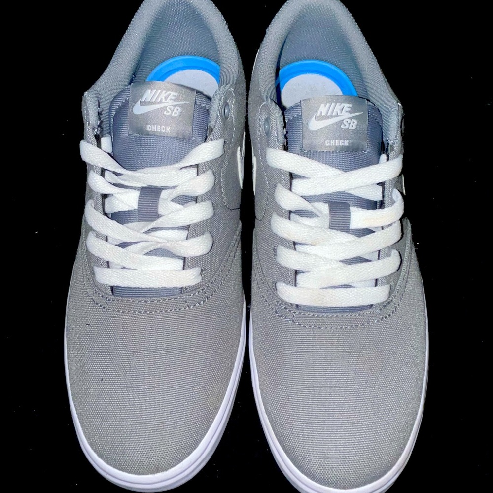 Nike Skate boarding Check Solarsoft Canvas Cool Grey. Size 8